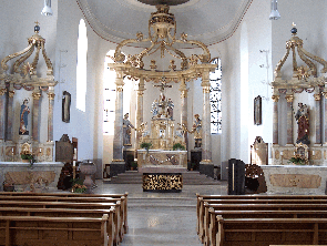 Altar, Ambo und Sedilien